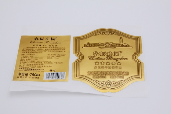 熱い金のワインのラベルのステッカーは無光沢の防水ラベルのステッカーの白いビニールを個人化した