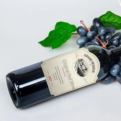 CMYKのアルコール飲料 アルコールびんのラベル、カスタマイズされたワインのラベルを浮彫りにしている光沢のある/マット